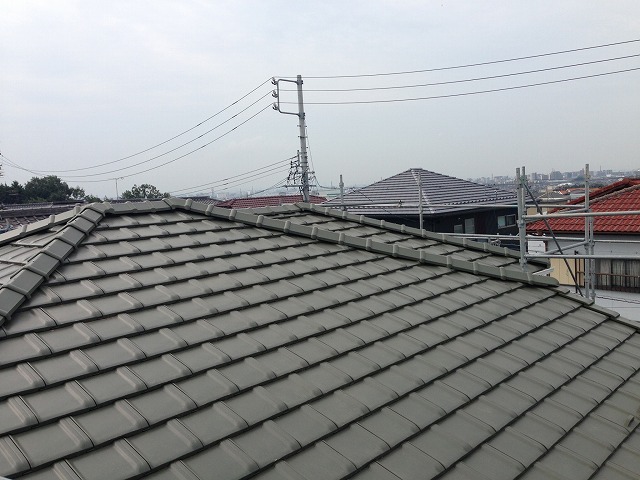 天白区でセメント瓦から平板瓦への葺き替え工事を実施、平板瓦の特徴と注意点について解説